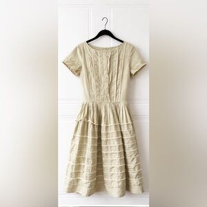 Elegant light green Vintage 1930s Dress
Cottagecore